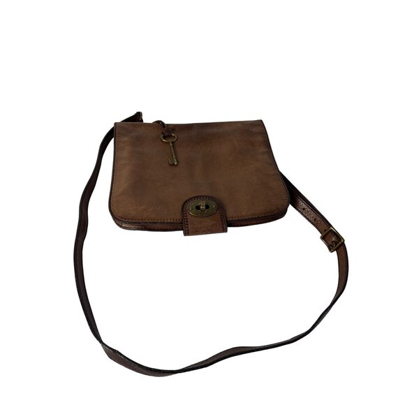 Fossil Brown Leather Crossbody Bag Key Charm Turnlock Clasp 10.5 in X 8.5 in - Picture 1 of 7